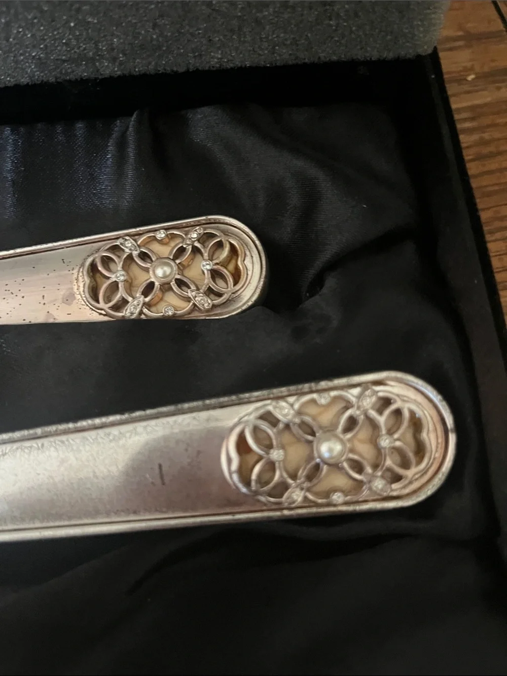 N/A elegant silver